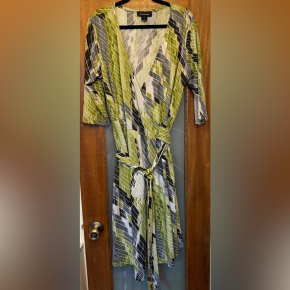 Ashley Stewart Women’s Plus Stretch Wrap Dress Grey Lime Green White Python 2X - Picture 1 of 10